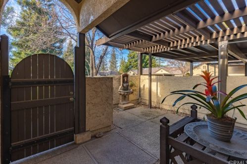 6 Valley Lake Cmns, Chico, CA 95928-3915