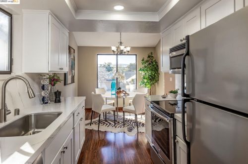 895 Cherry Creek Cir, San Jose, CA 95126-3876