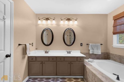 6720 Torrey Pine Cir, Suwanee, GA 30024-1644