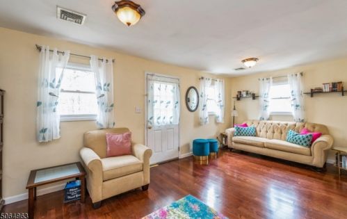 135 Madison Trl, Hopatcong, NJ 07843-1519