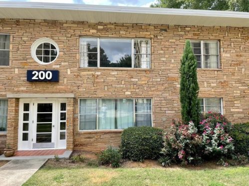 2230 Cheshire Bridge Rd, Atlanta GA  30324-5706 exterior