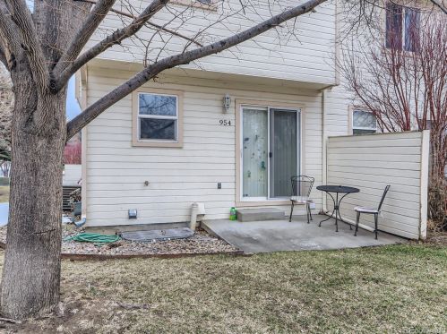 954 Monroe Ave, Loveland CO  80537-4945 exterior