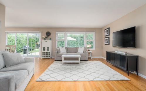 681 Eagle Ln, Palatine, IL 60067-3515