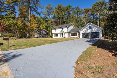 1561 Blackjack Dr, Marietta, GA 30062-3009
