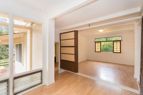 3430 Kaohinani Dr, Honolulu HI  96817-1022 exterior