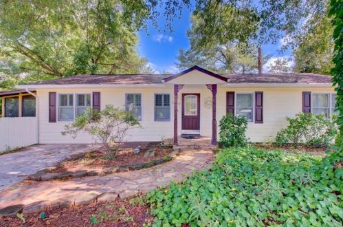 3629 Woods Rd, Gainesville, GA 30504-5736