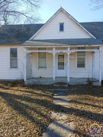211 Iowa St, Olpe, KS 66865-9228
