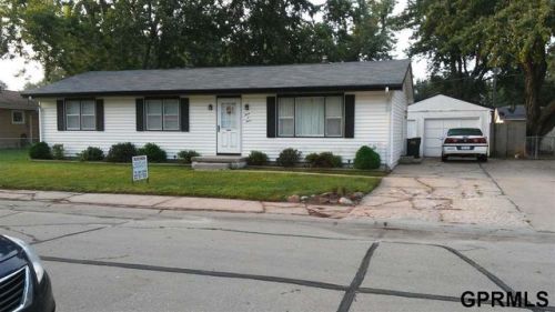 303 Whittingham St, Valley, NE 68064-9744