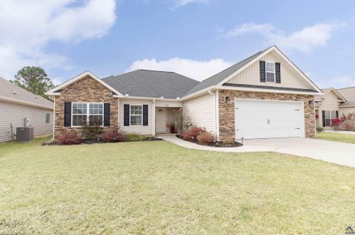 310 Gibson Cir, Kathleen, GA 31047-2070