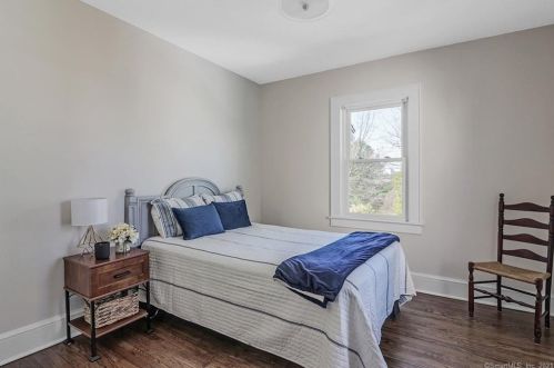14 Elton Ct, Norwalk CT  06851-4830 exterior
