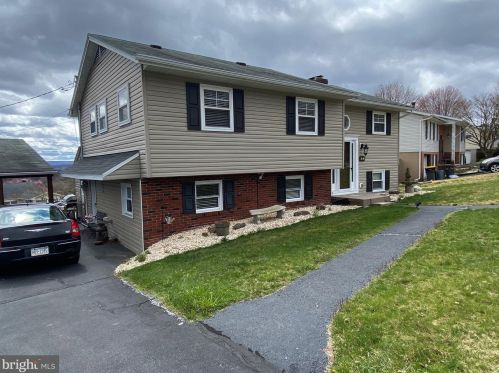33 Crestview Dr, Primrose, PA 17901-4003