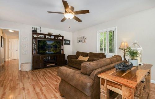 6832 Falworth St, Citrus Heights, CA 95621-4135