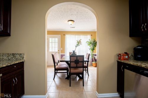 6063 Creekview, Rex GA 30273 exterior