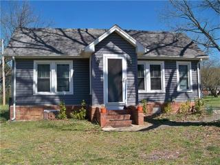 1331 Cannon Ave, Albemarle NC  28001-4314 exterior