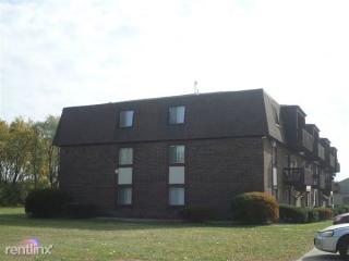 203 Charleston Blvd, Macomb IL  61455-3618 exterior