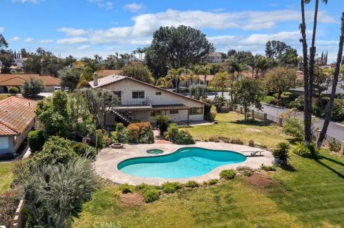 16350 Rancho Escondido Dr, Riverside CA  92506-5816 exterior
