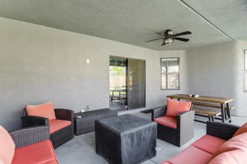 2665 Hawkeye Ave, Turlock CA  95380-2950 exterior