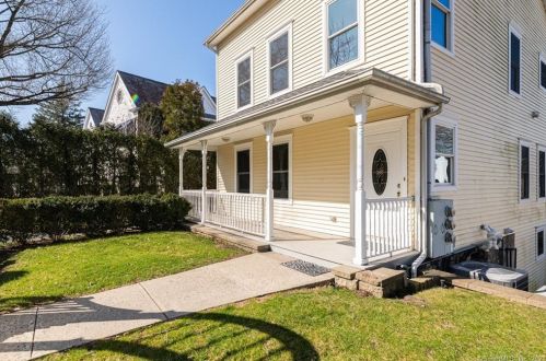 206 Milbank Ave, Greenwich, CT 06830-6627
