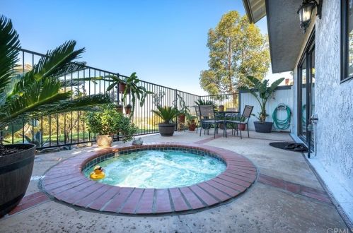 7315 Singingwood Dr, Anaheim CA 92808-1701 exterior