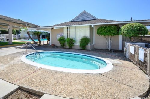 45 Maple Via, Anaheim CA  92801-1036 exterior