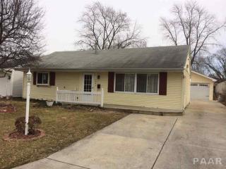 304 Fairlane Ave, Pekin, IL 61554-3844