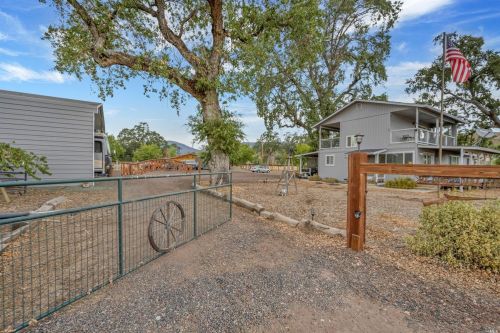 20511 Santa Barbara Ave, Middletown, CA 95461-9712