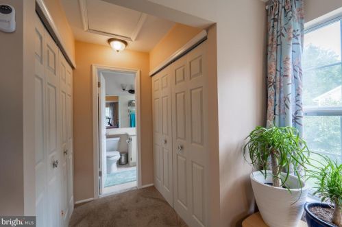 68 Cheverny Ct, Trenton NJ  08619-4716 exterior