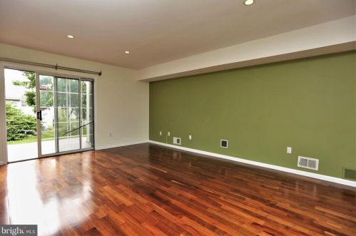 24 Dorset Ct, Princeton NJ  08540-7054 exterior