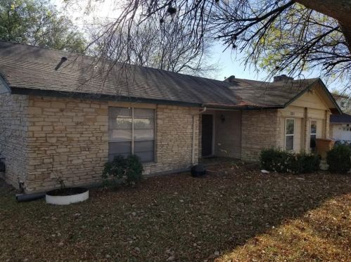 2011 Abbey Cir, Austin TX  78727-4401 exterior