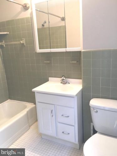 340 12 St, Philadelphia PA 19147-1832 exterior