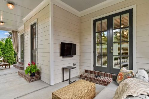 2517 Ellijay Dr, Atlanta GA  30319-3472 exterior