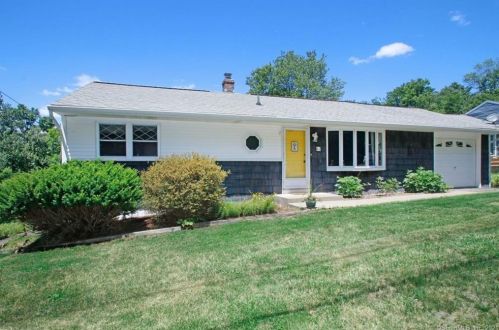 47 Noe Pl, Beacon Falls, CT 06403-1308