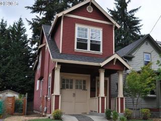7417 Huron Ave, Portland, OR 97203-4523