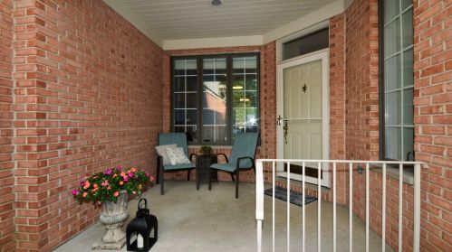 305 Evergreen Ave, Mount Prospect, IL 60056-3301