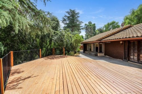 1921 Arroyo Dr, Riverside CA  92506-1610 exterior