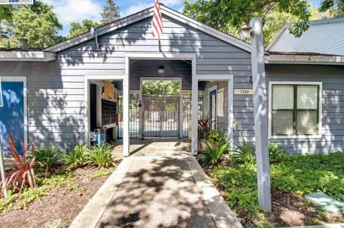 7110 Cross Creek Cir, Pleasanton, CA 94568-3882