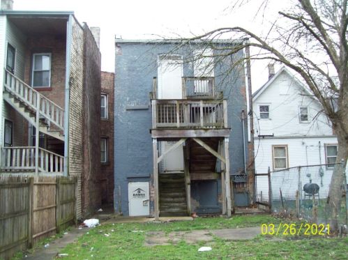 5543 Throop St, Chicago, IL 60636-1425