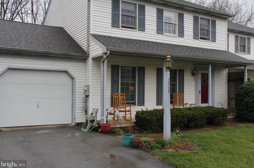 1717 Betz Farm Dr, Lancaster, PA 17603-6798