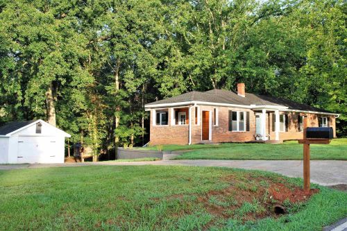 2133 Double Bridge Rd, Demorest, GA 30535-4648