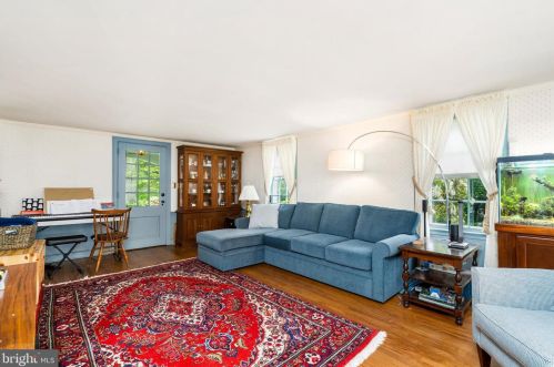 21 Elm Rd, Princeton NJ  08540-2501 exterior