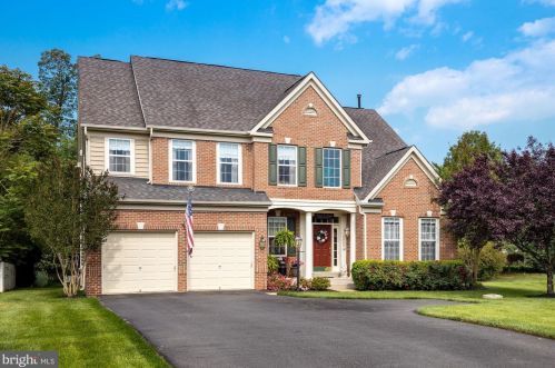 5008 Signature Ct, Haymarket, VA 20169-2674