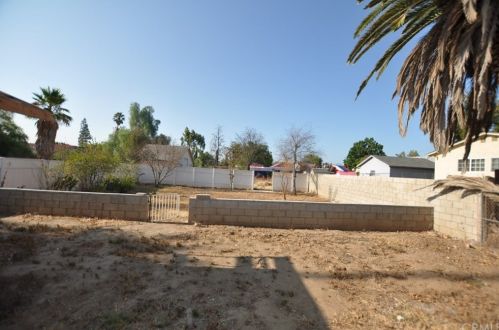 5068 Jurupa Ave, Riverside CA  92504-1712 exterior