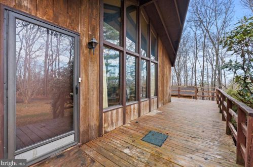 5956 Scholars Rd, Crosskeys, VA 22841-2141