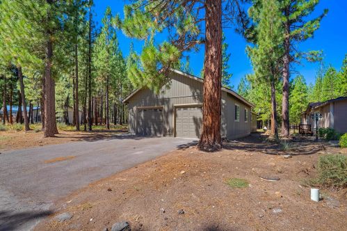 746 Ridgewood Dr, Portola, CA 96122-9106