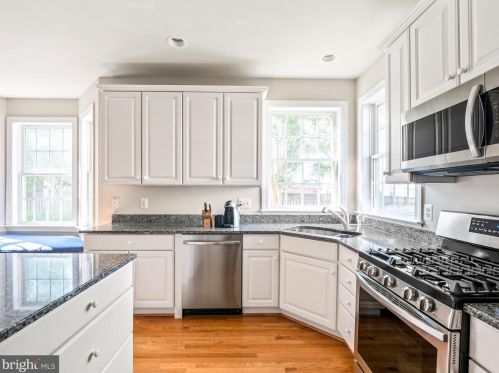 5105 22nd St, Arlington, VA 22207-1921