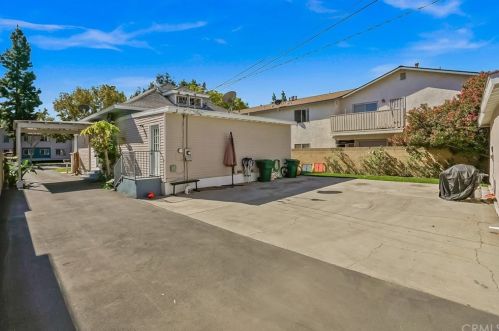 611 Broadway, Anaheim CA  92805-4101 exterior