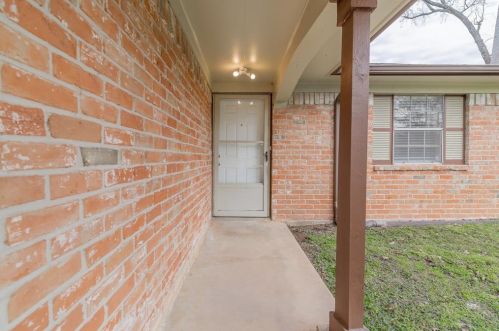 510 Allison St, Conroe TX  77303-1705 exterior