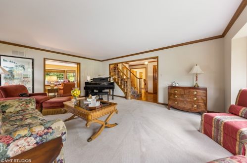 115 Eastern Ave, Willowbrook IL  60514-1411 exterior