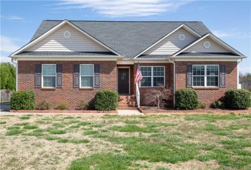 394 Iron Club Dr, York, SC 29745-2708