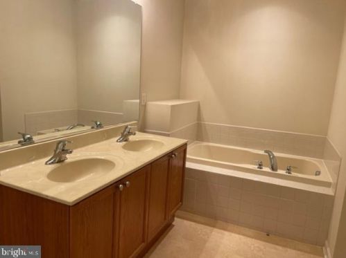 9 Witherspoon Ct, Falling Waters WV  25419-4697 exterior